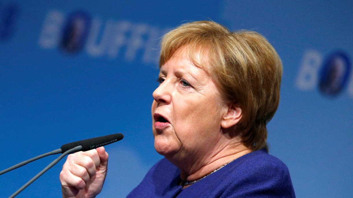 Merkel bejelentette: nem indul a CDU elnöki tisztségéért