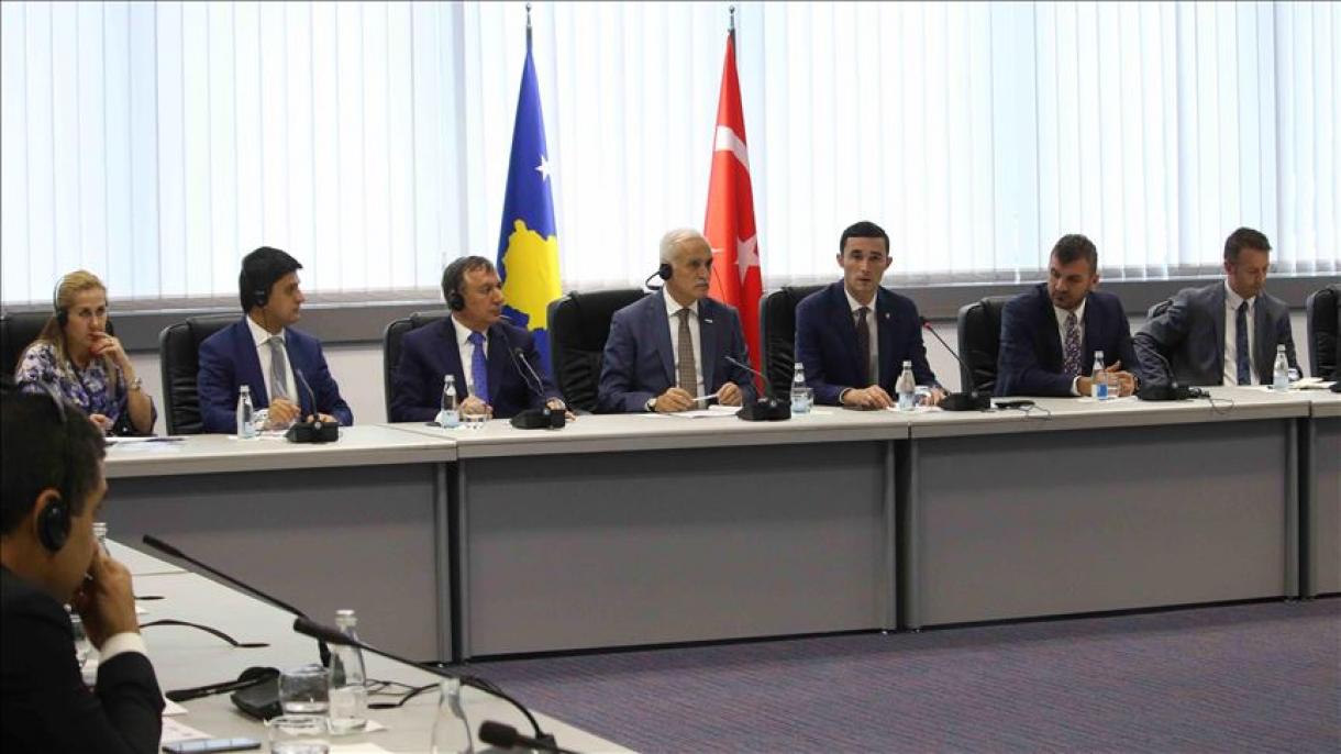 Kosovë - Ministri Shala pret në takim delegacionin e DEIK nga Turqia