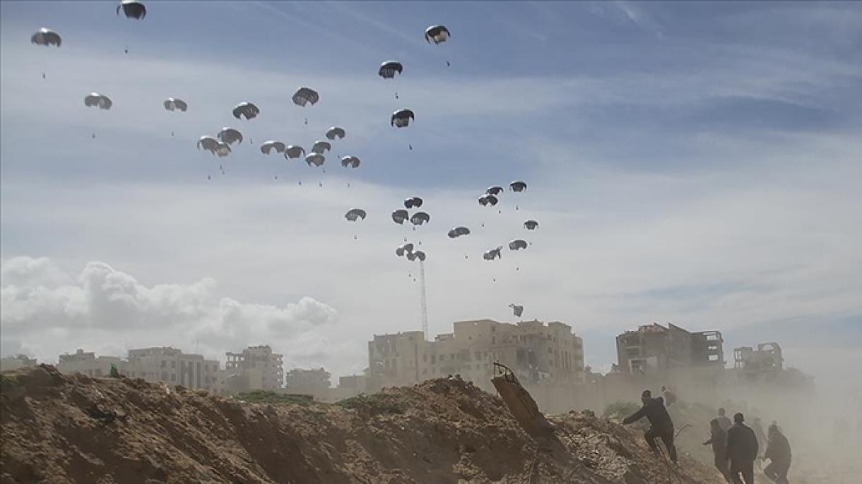 EE. UU. y Jordania realizan lanzamiento aéreo de ayuda alimentaria sobre el norte de Gaza