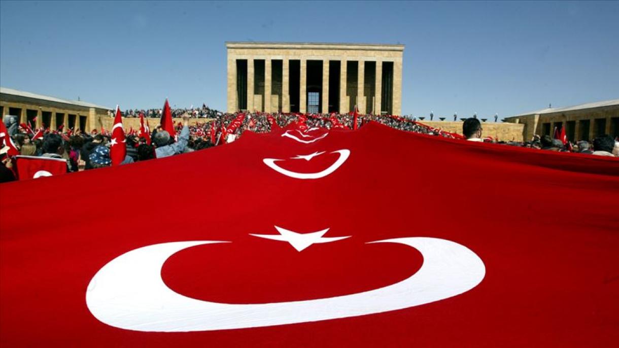 土耳其举国上下纪念国父阿塔图尔克