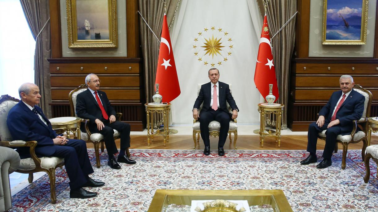 埃尔多昂在总统府招待土耳其三党领袖