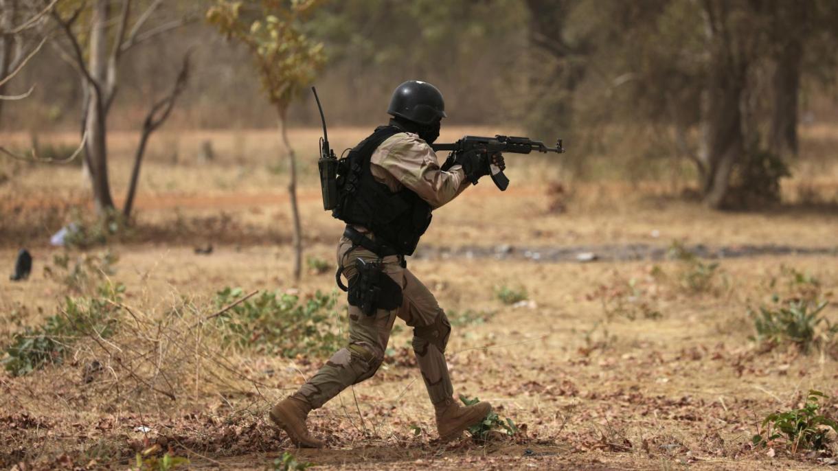 Burkina-Fasoda xalıq üz teläge belän terrorçılarğa qarşı suğışa