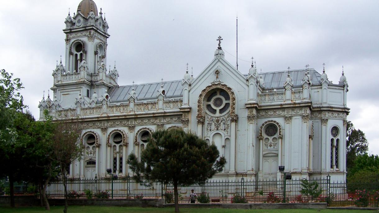 Mañana se realizará la inauguración de la Iglesia de Hierro en Balat