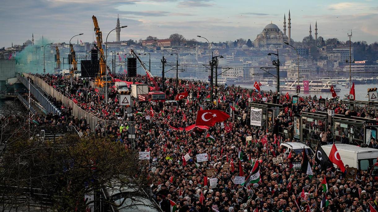 راه‌پیمایی همبستگی با مردم غزه در استانبول