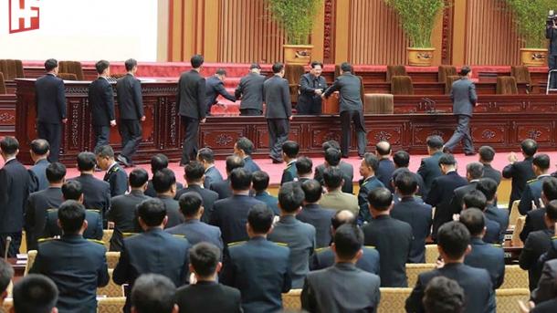 Продължава конгресът на КП на Северна Корея...