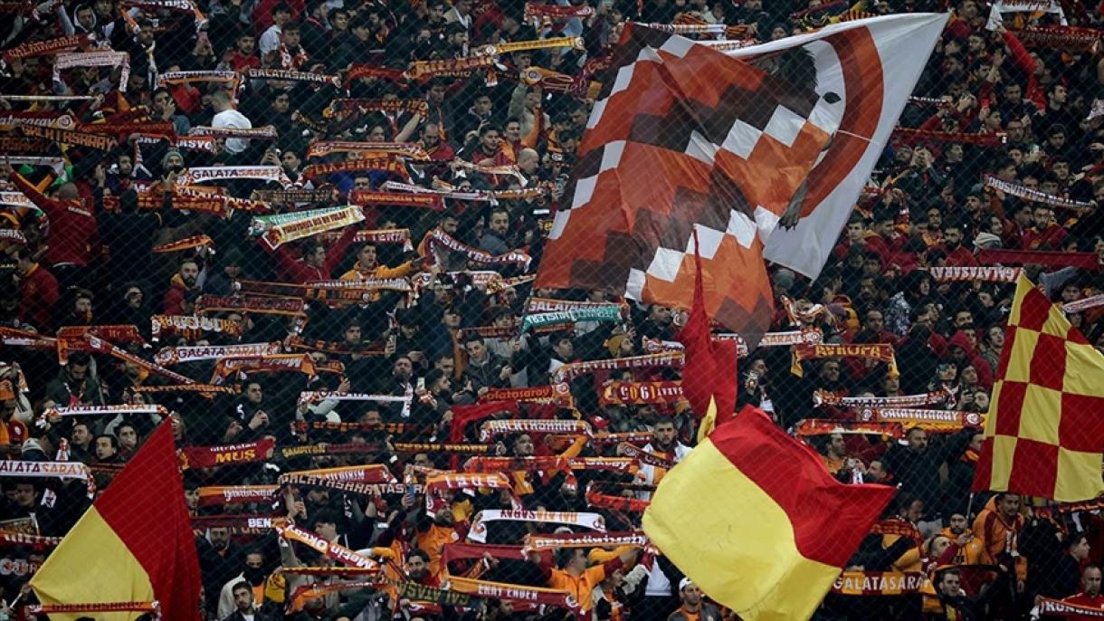Galatasaray va juca mâine cu Barcelona