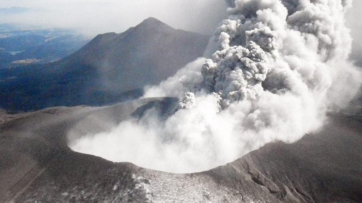 Ιαπωνία : εκρήξεις  στο ηφαίστειο Shinmoe