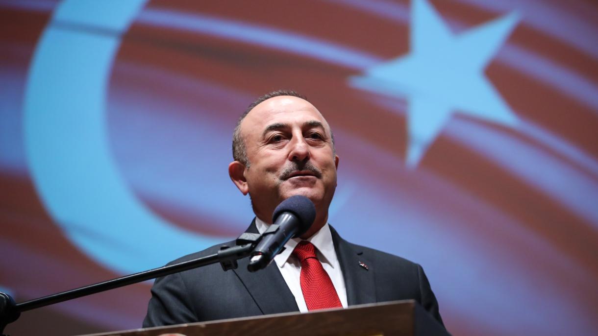 Çavuşoğlu avalia como dirigir a decisão dos EUA de se retirar da Síria