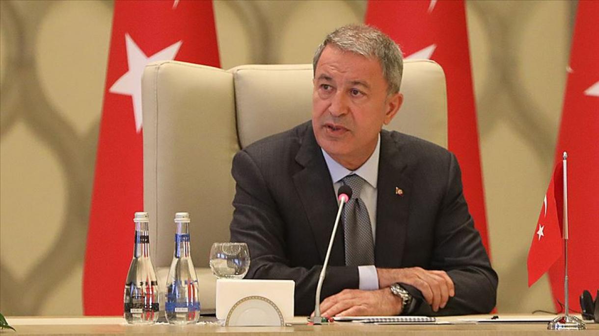 Ministro Akar avalia patrulhas militares turco-russas no norte da Síria