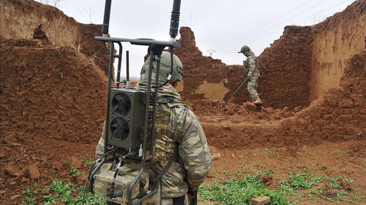 عملیات مین روبی کماندوهای ترکیه در منطقه عملیات نظامی چشمه صلح