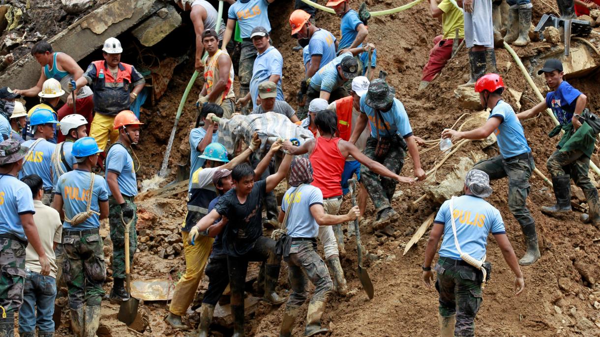 Бројот на загинатите во тајфунот Мангхут на Филипините се искачи на 64 лица, а 45 лица се водат како исчезнати