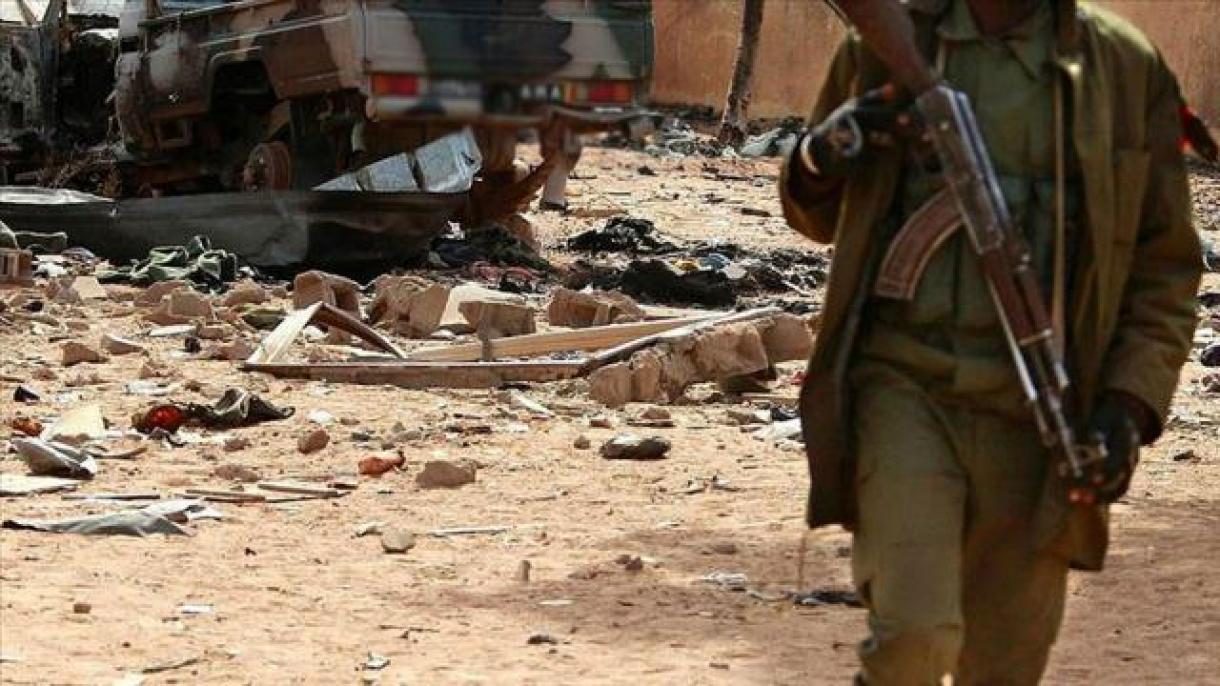 Армията и терористи в Мали са убили над 600 цивилни...