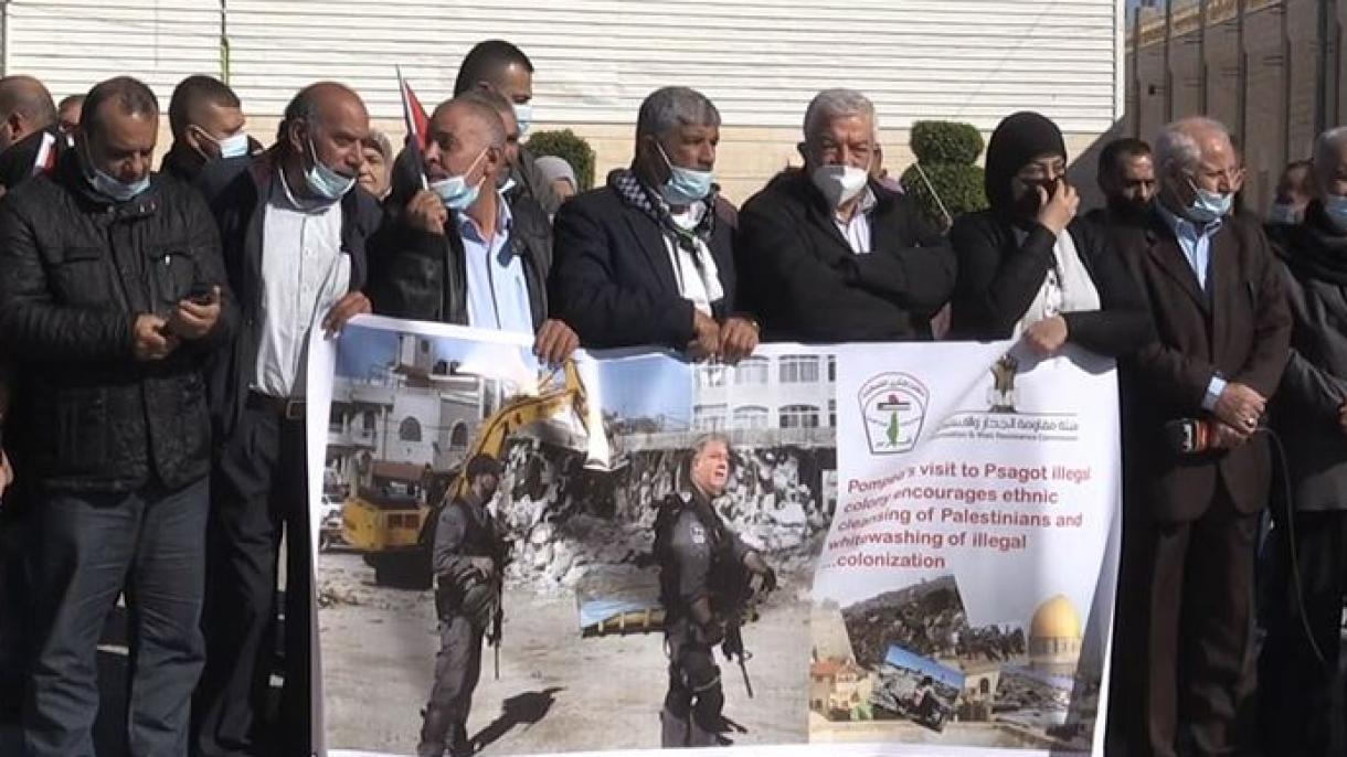 Palestinos protestam contra o plano de Mike Pompeo de visitar colonatos judeus