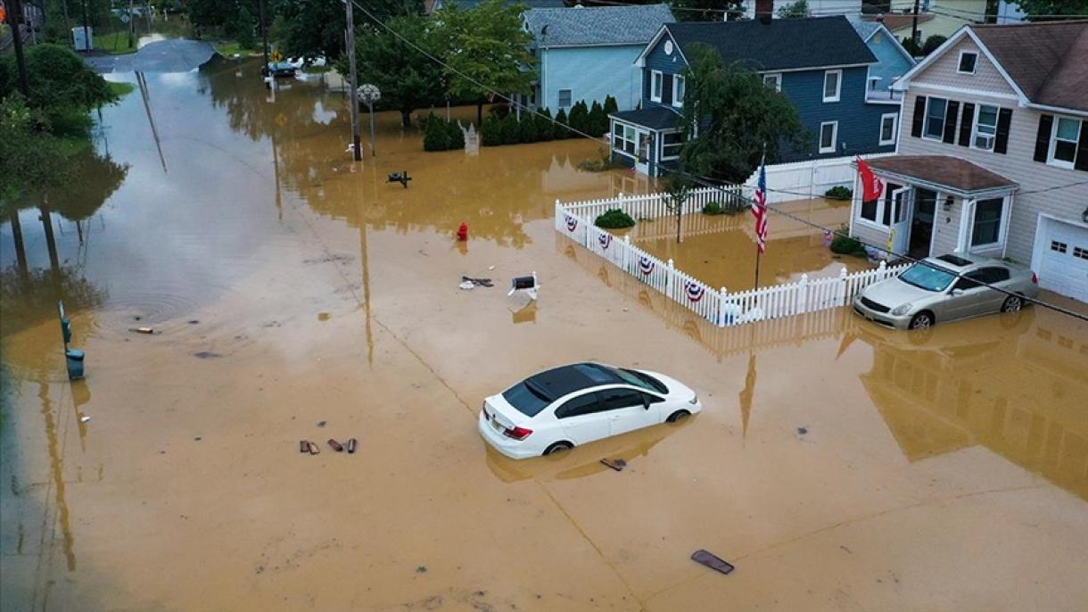 Бедствени наводнения в САЩ...