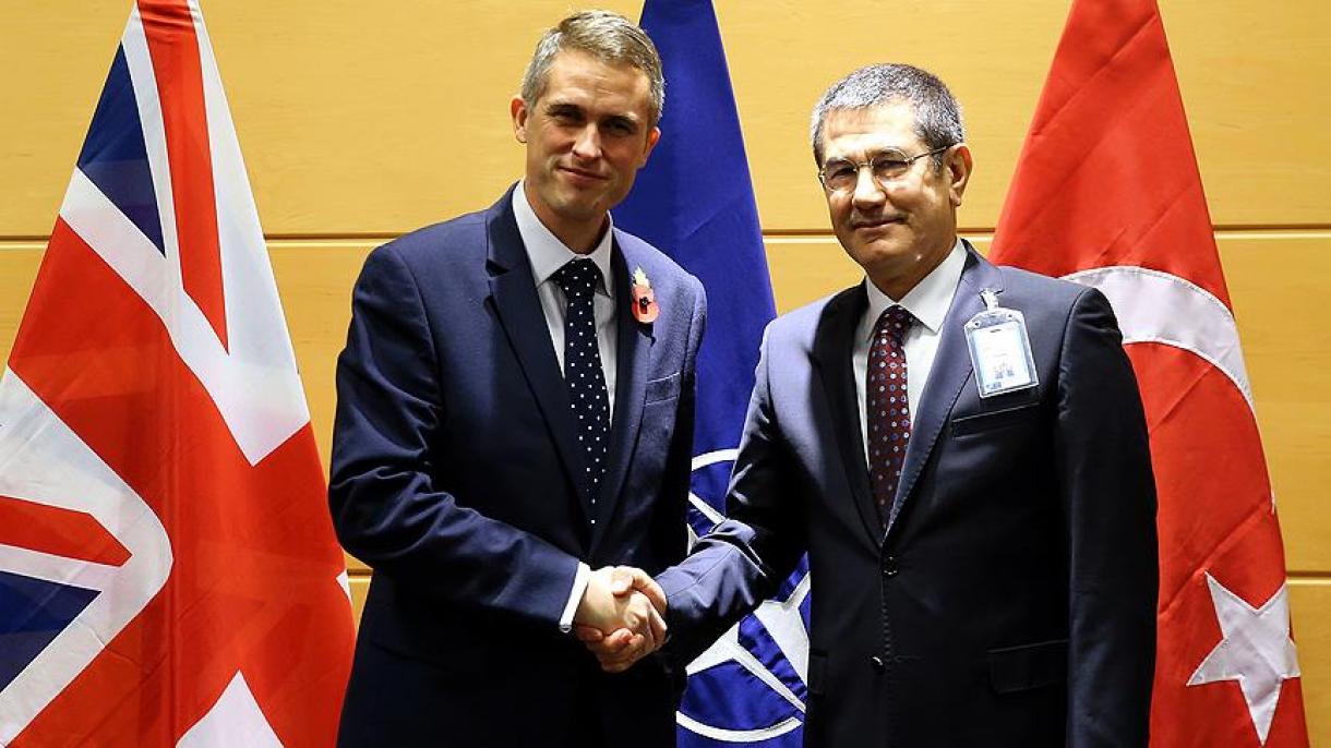 El ministro de Defensa de Turquía mantiene varias reuniones en Bruselas