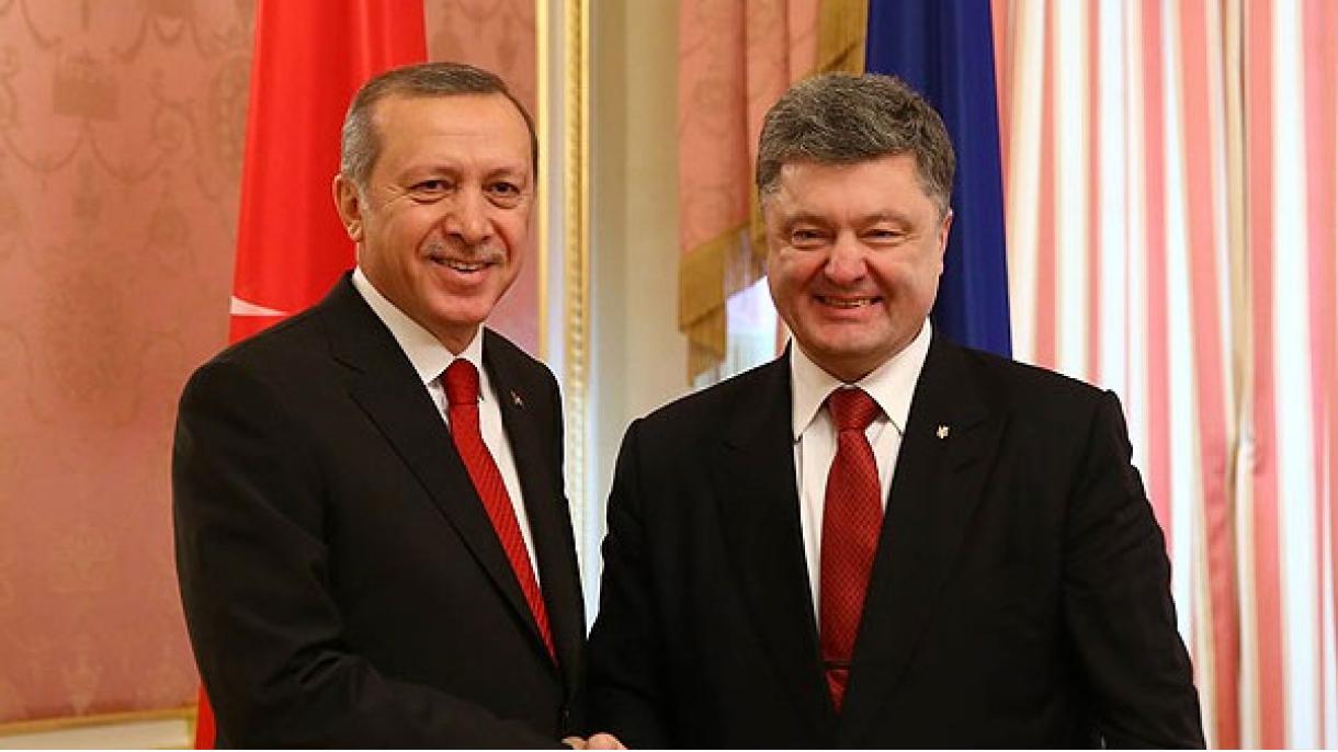 土乌两国总统在安卡拉举行会晤