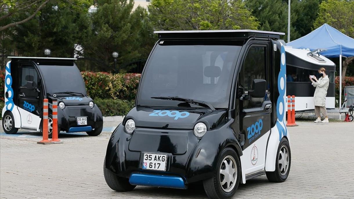 İzmirdə elektrikli mini maşınlar istifadəçilərinə təqdim edildi