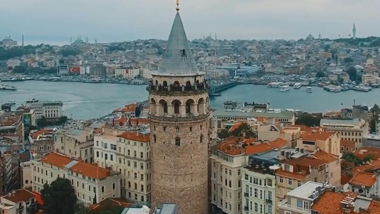 A Torre Galata em Istambul recebeu mais de 15.000 visitantes em uma semana