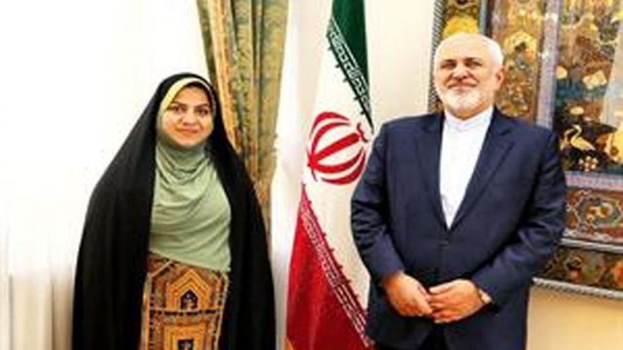 پاسخ وزارت خارجه در واکنش به عکس ظریف با خانم ریگی