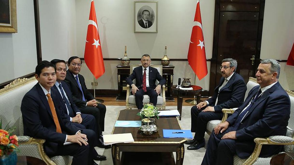 土耳其副总理接见柬埔寨外交大臣布拉索昆