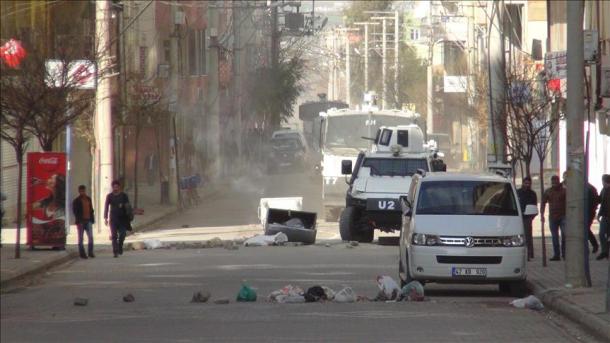 Terrormerénylet Mardin Midyat kerületében az Anıtlı Csendőrparancsnokság ellen
