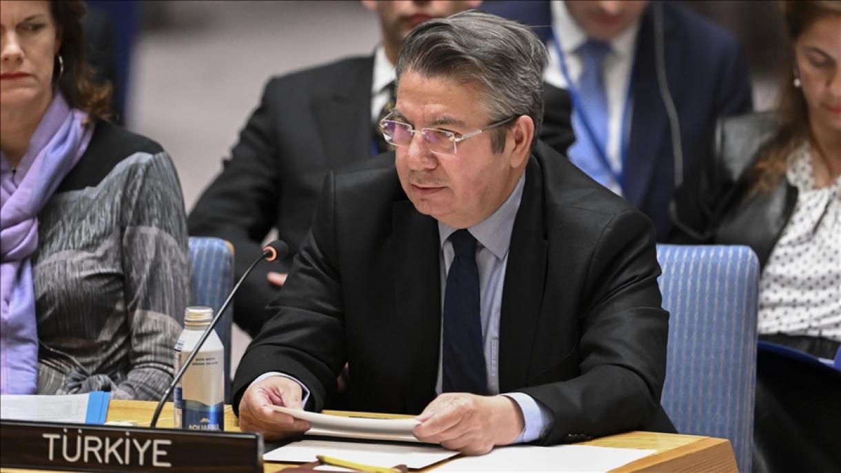 Sedat Onal tiene un discorso alla sessione sulla Siria del Consiglio di Sicurezza dell’ONU