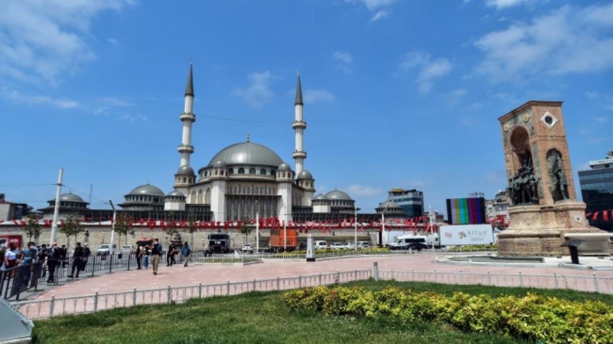 El presidente Erdogan ha inaugurado la Mezquita de Taksim, el nuevo símbolo de Estambul