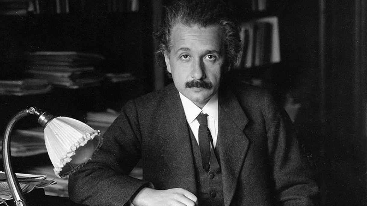 Теорията на щастието на Айнщайн бе продадена за 1,56 милиона долара