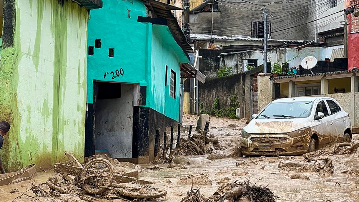 巴西洪水和山体滑坡致35人遇难