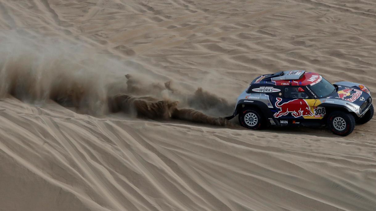 El español Carlos Sainz es el líder de la general en autos del Rally Dakar