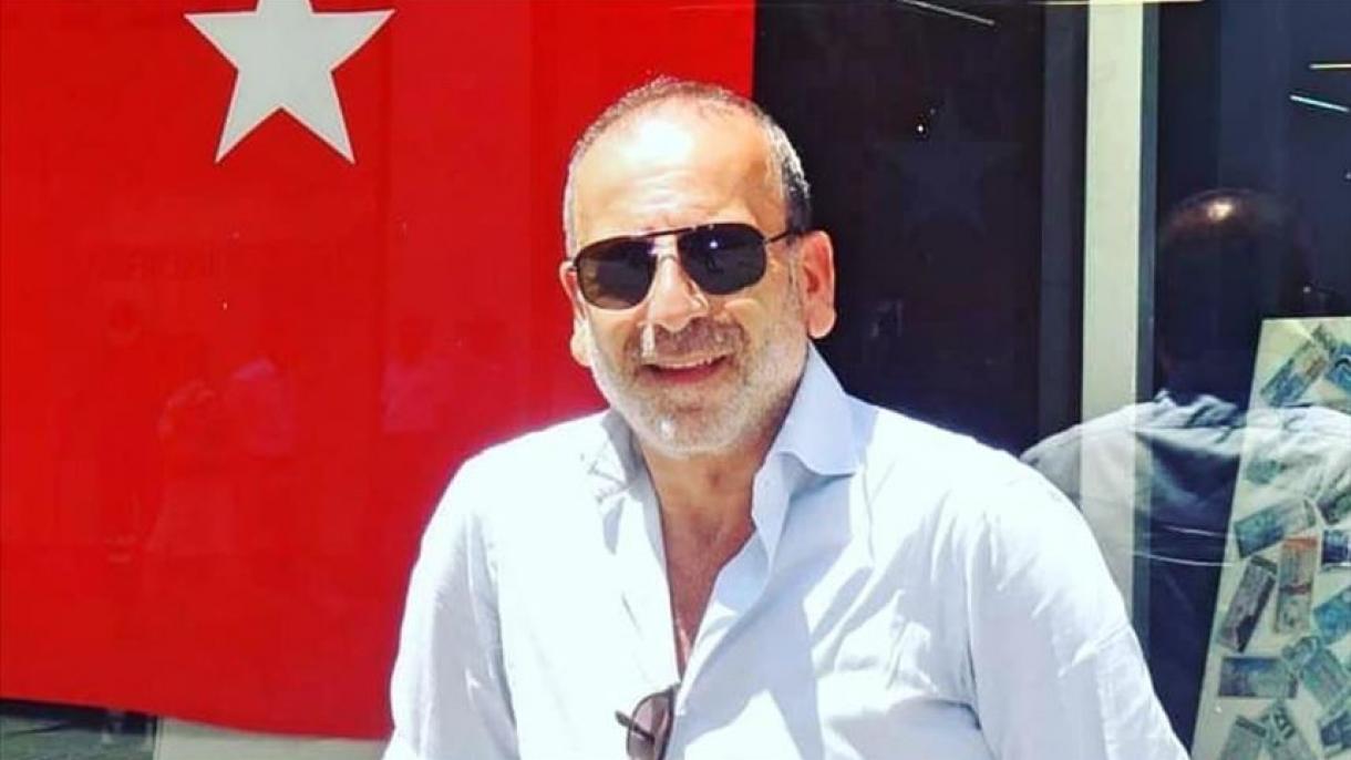 Artista italiano pinta motivos islámicos en Estambul