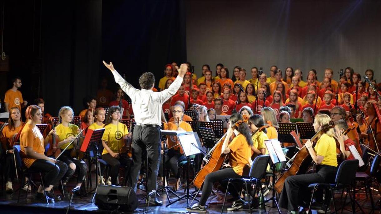 Bosniyäle, serb häm xorvat balalar Srebreniśada konśert quydı