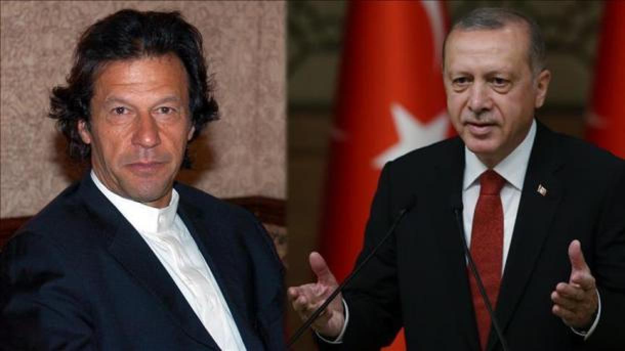 Presidente Erdogan parabeniza Imran Khan por sua vitória nas eleições no Paquistão