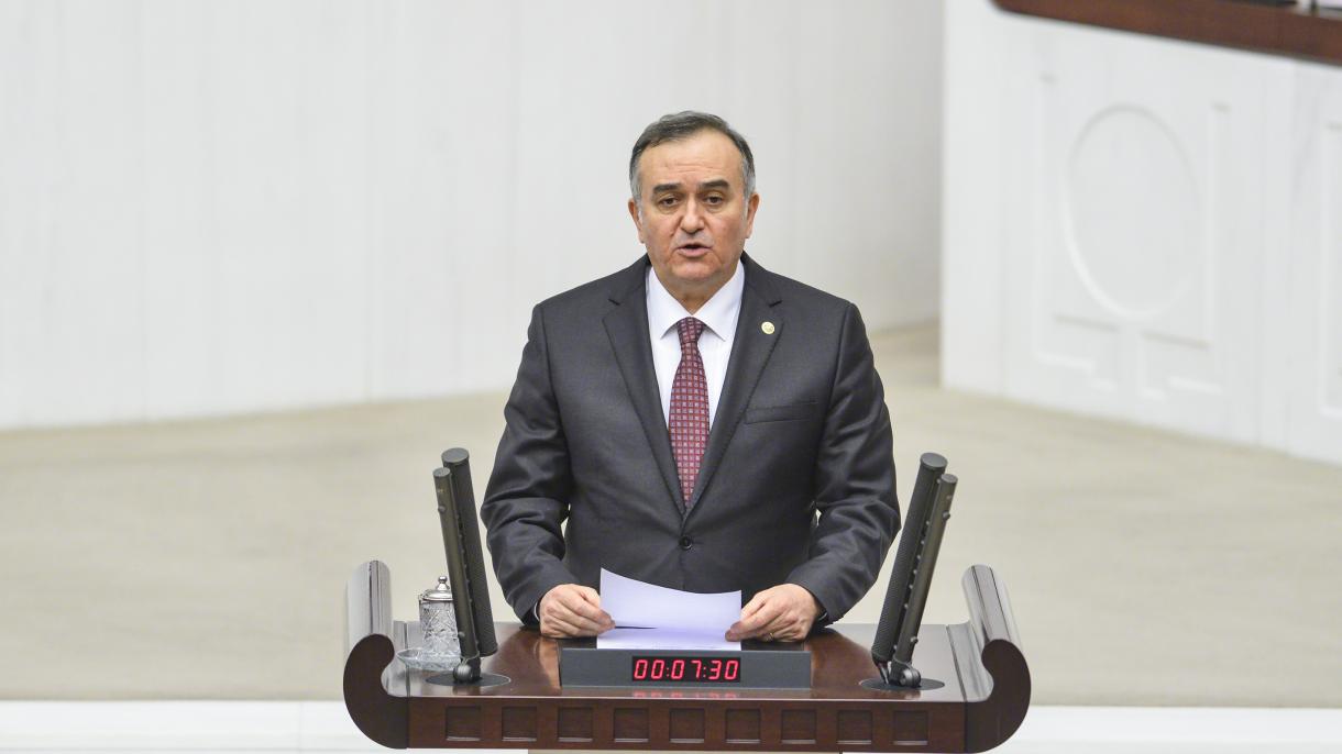 Erkan Akçay.jpg