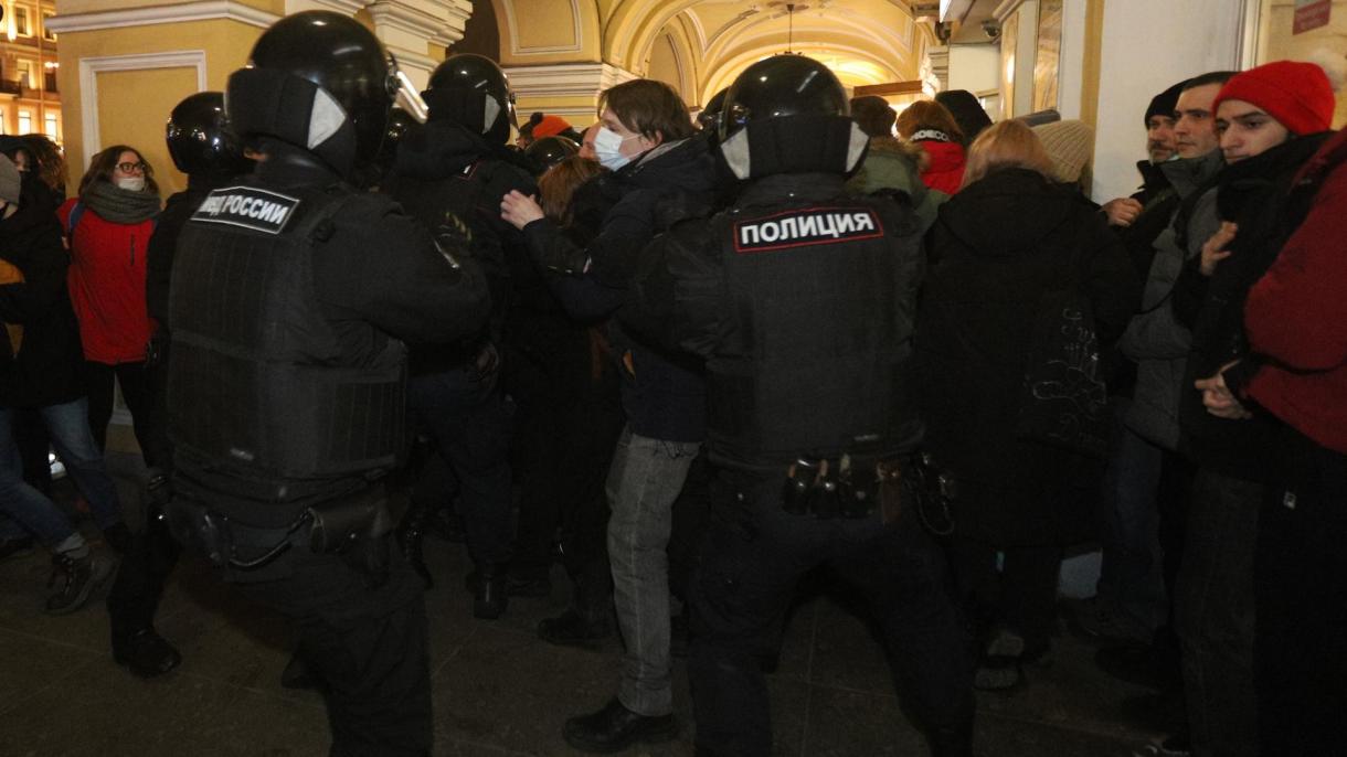 روس  کے متعدد شہروں میں جنگ مخالف احتجاجی مظاہرے