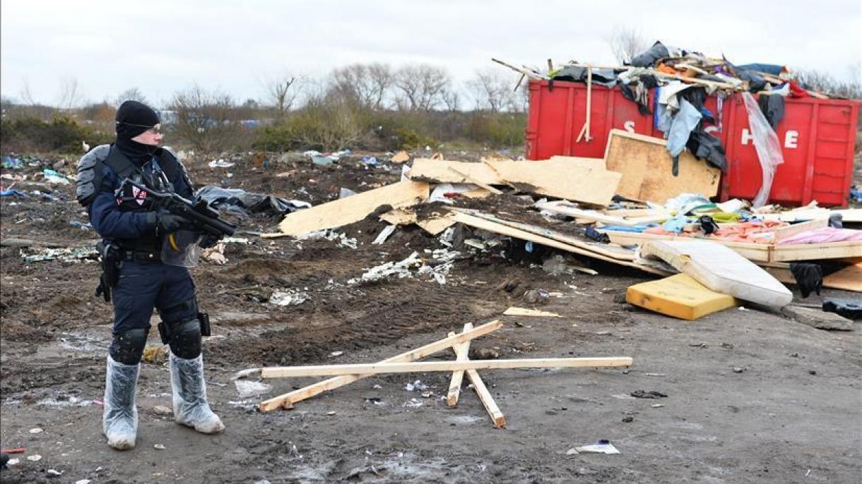 Paris: Evacuation d'un campement de migrants