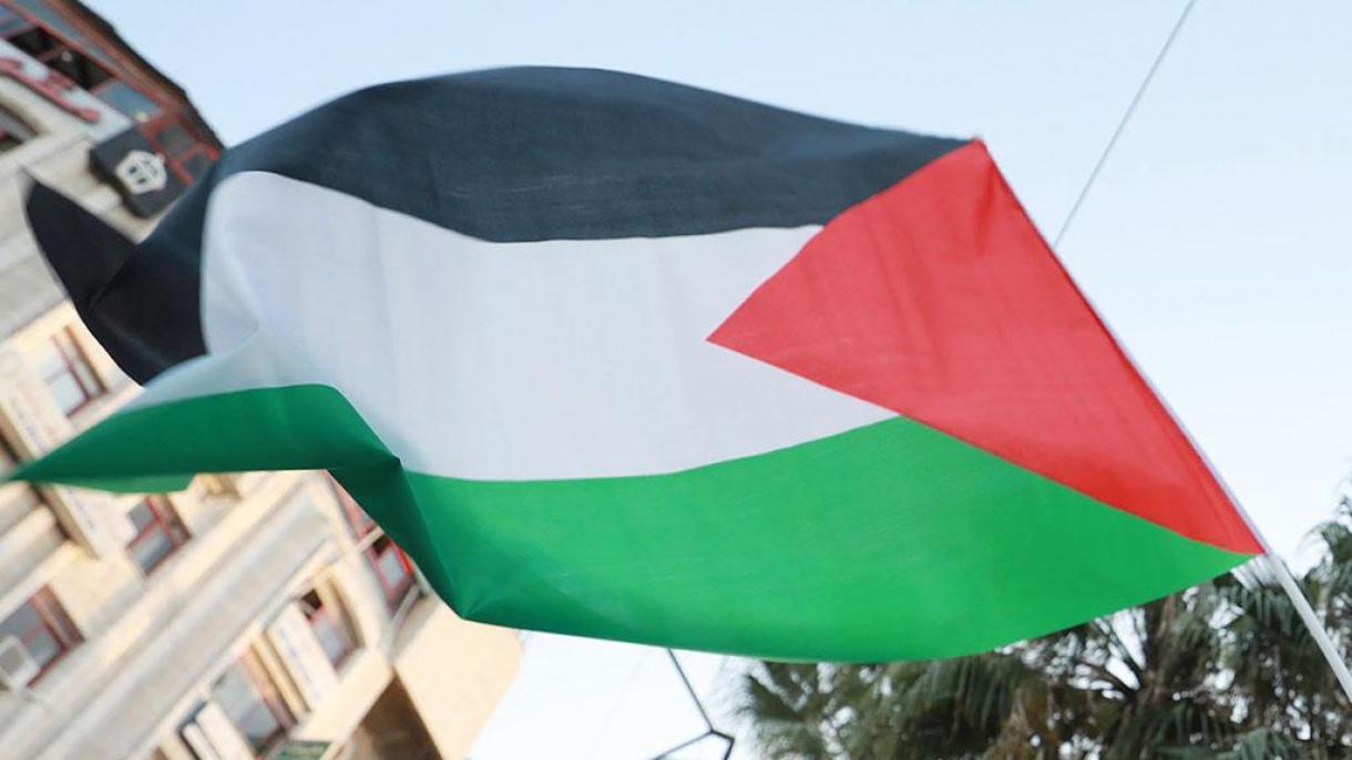 Detenido hincha colombiano en partido con Israel por exhibir bandera palestina