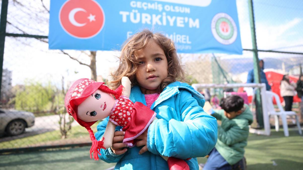Qırğız uşaqların Kahramanmaraşda zəlzələdən zərərçəkən uşaqlara dəstəyi