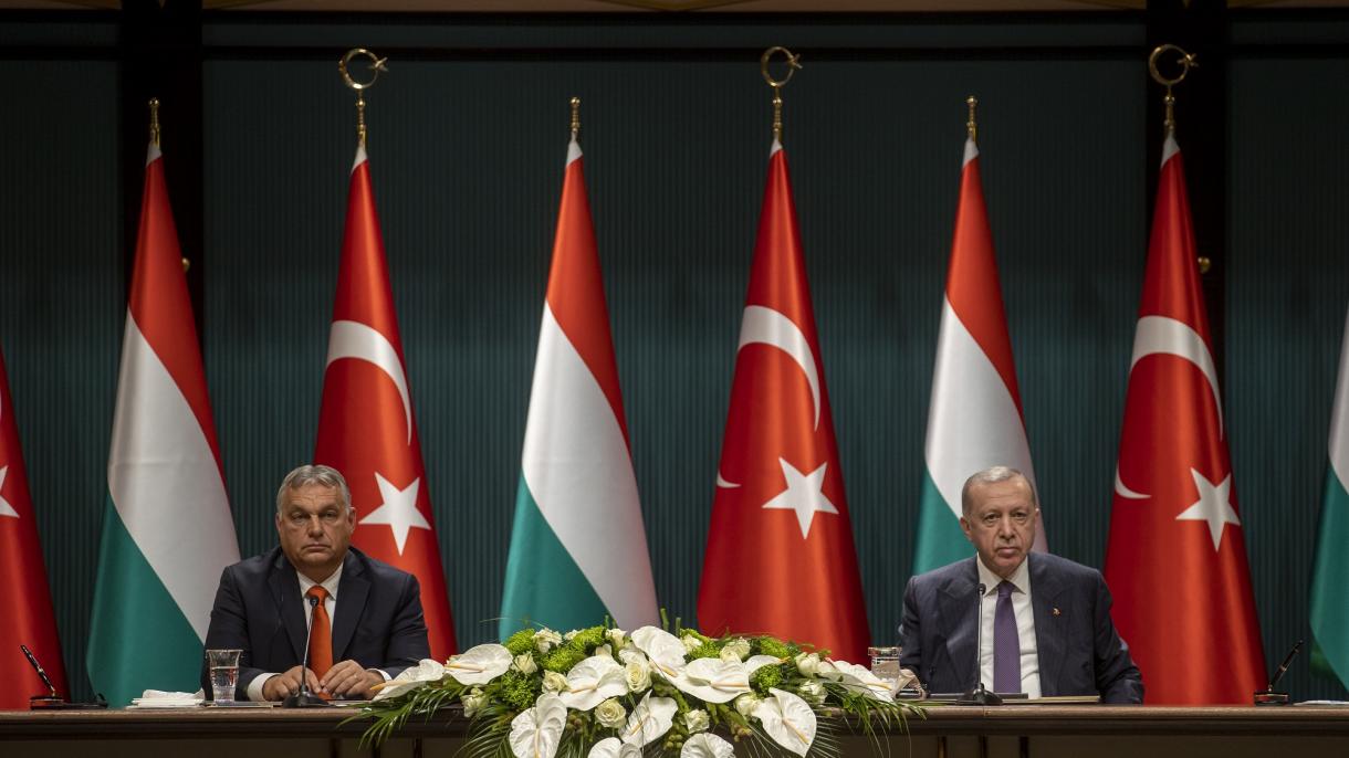 Telefonon tárgyalt Erdoğan és Orbán