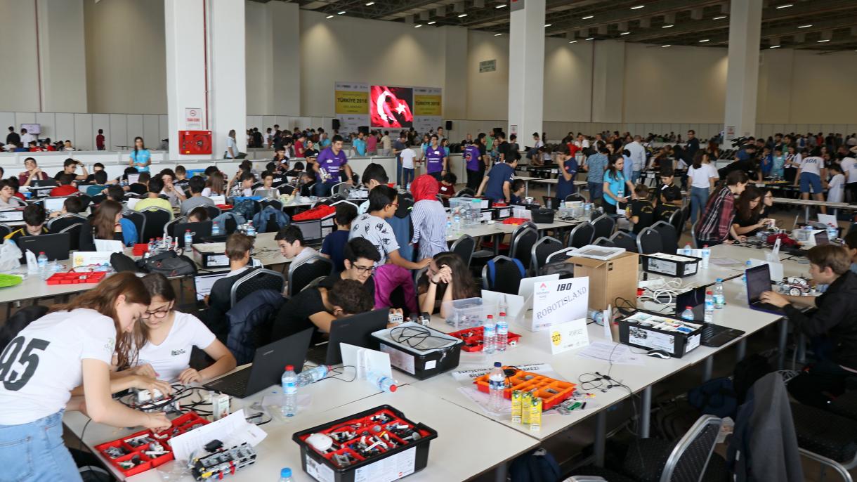 イズミルで世界ロボット選手権の予選開催