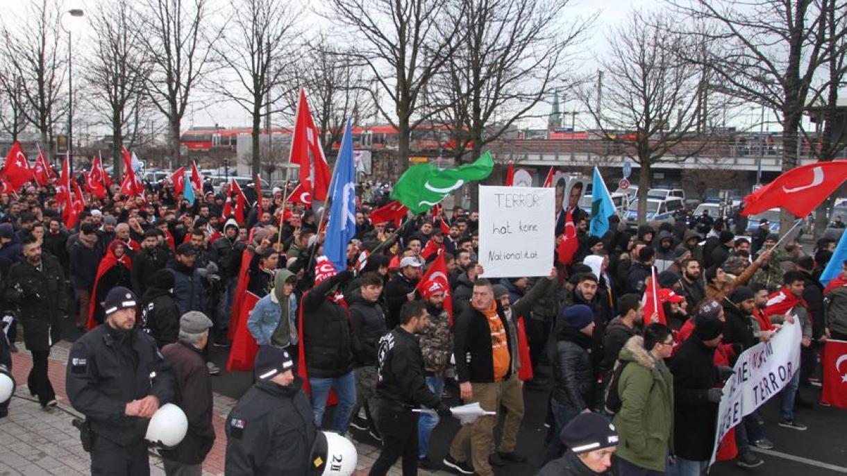 Митинг срещу тероризма в Дортмунд...