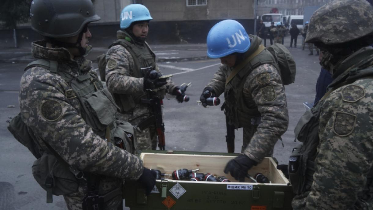 ООН разкритикува сините каски носени от силите за сигурност в Казахстан...