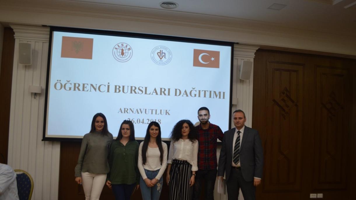 ALSAR_150 öğrenci burs dağıtımı_05.jpg