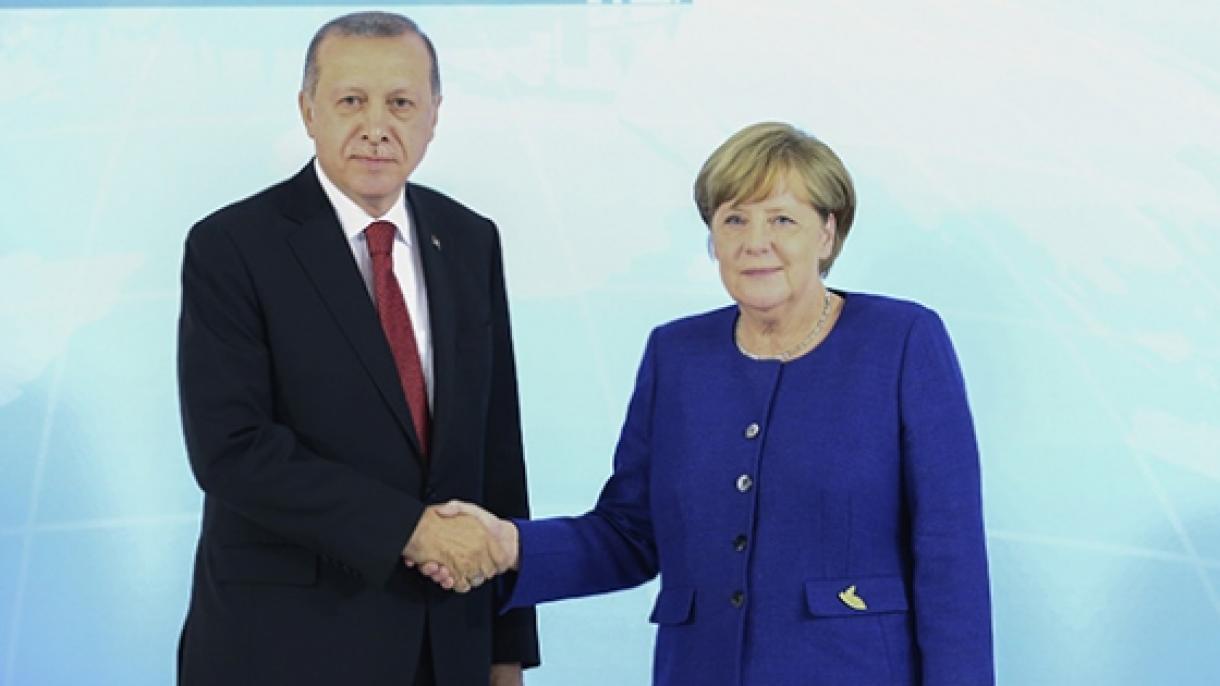 Dövlət başçısı Rəcəb Tayyib Ərdoğan Hamburqda A.Merkellə görüşdü