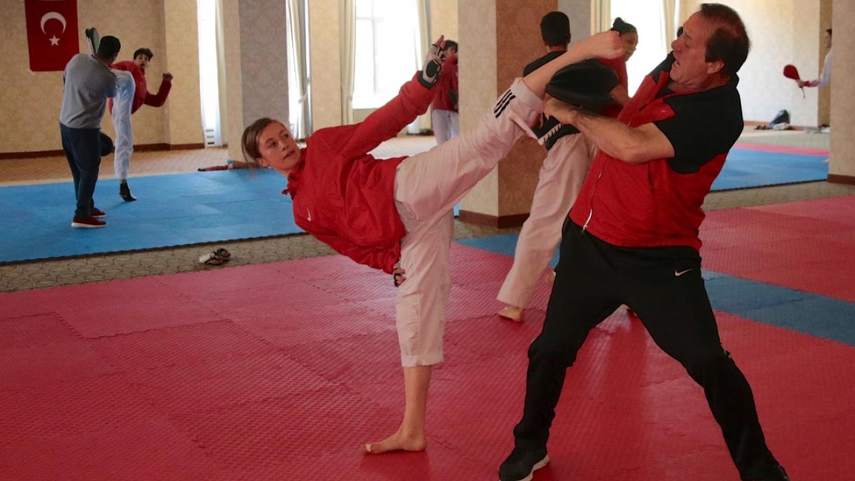 Seleção turca feminina de taekwondo conquista o campeonato da Europa