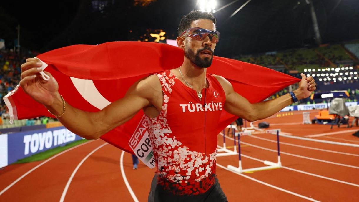 土耳其选手科佩洛在世锦赛为国争排
