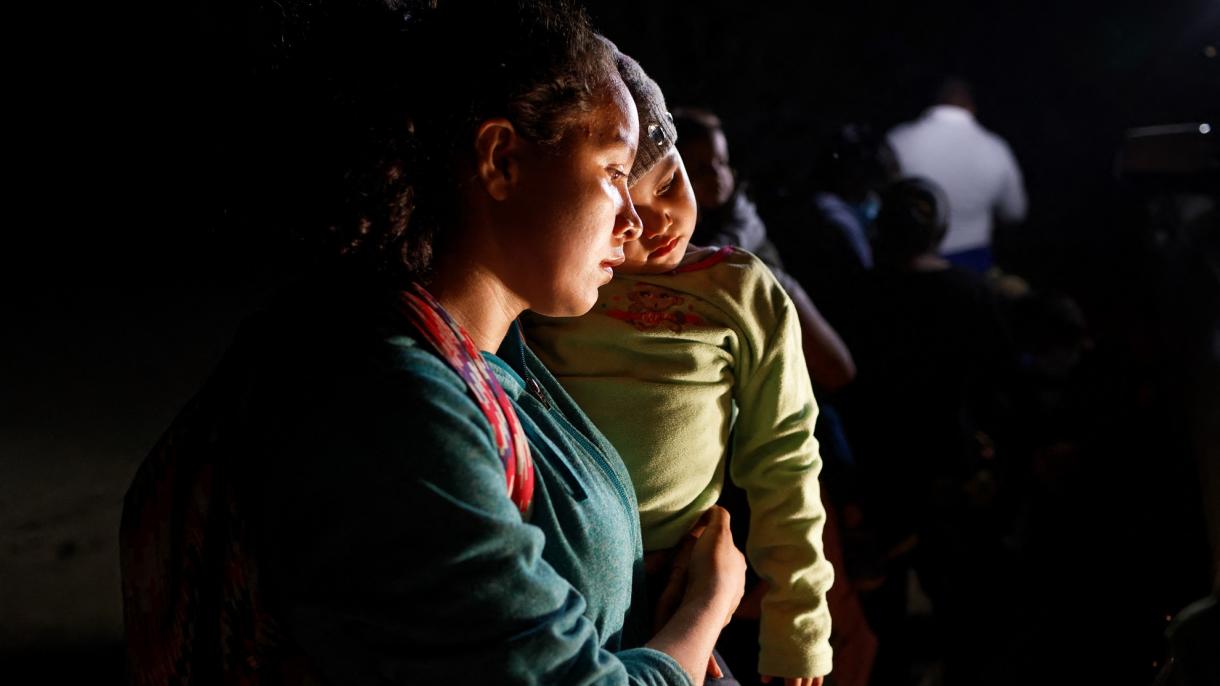 EEUU comienza a reunir a familias migrantes que fueron separadas durante la administración Trump