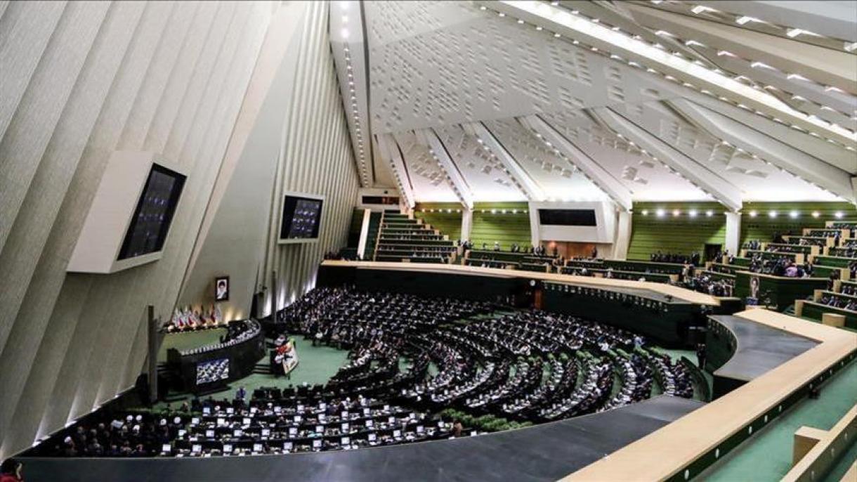 رای اعتماد مجلس ایران به وزیر بهداشت این کشور
