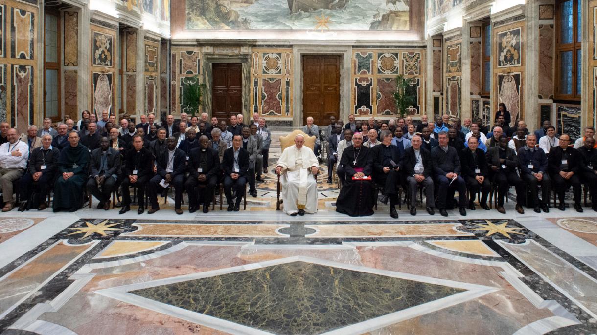 天主教精神领袖教皇评估儿童性虐待丑闻
