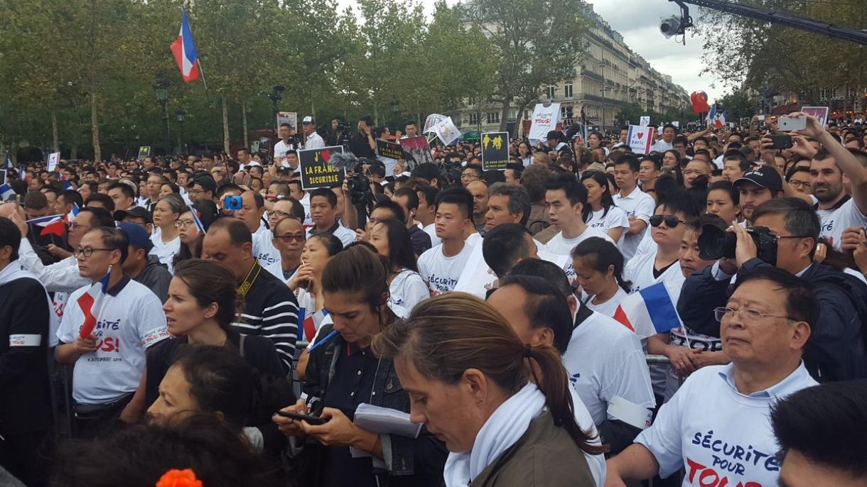 侨居巴黎中国人抗议种族歧视和仇视外国人行径
